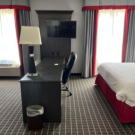 Hampton Inn Pearsall Exteriör bild
