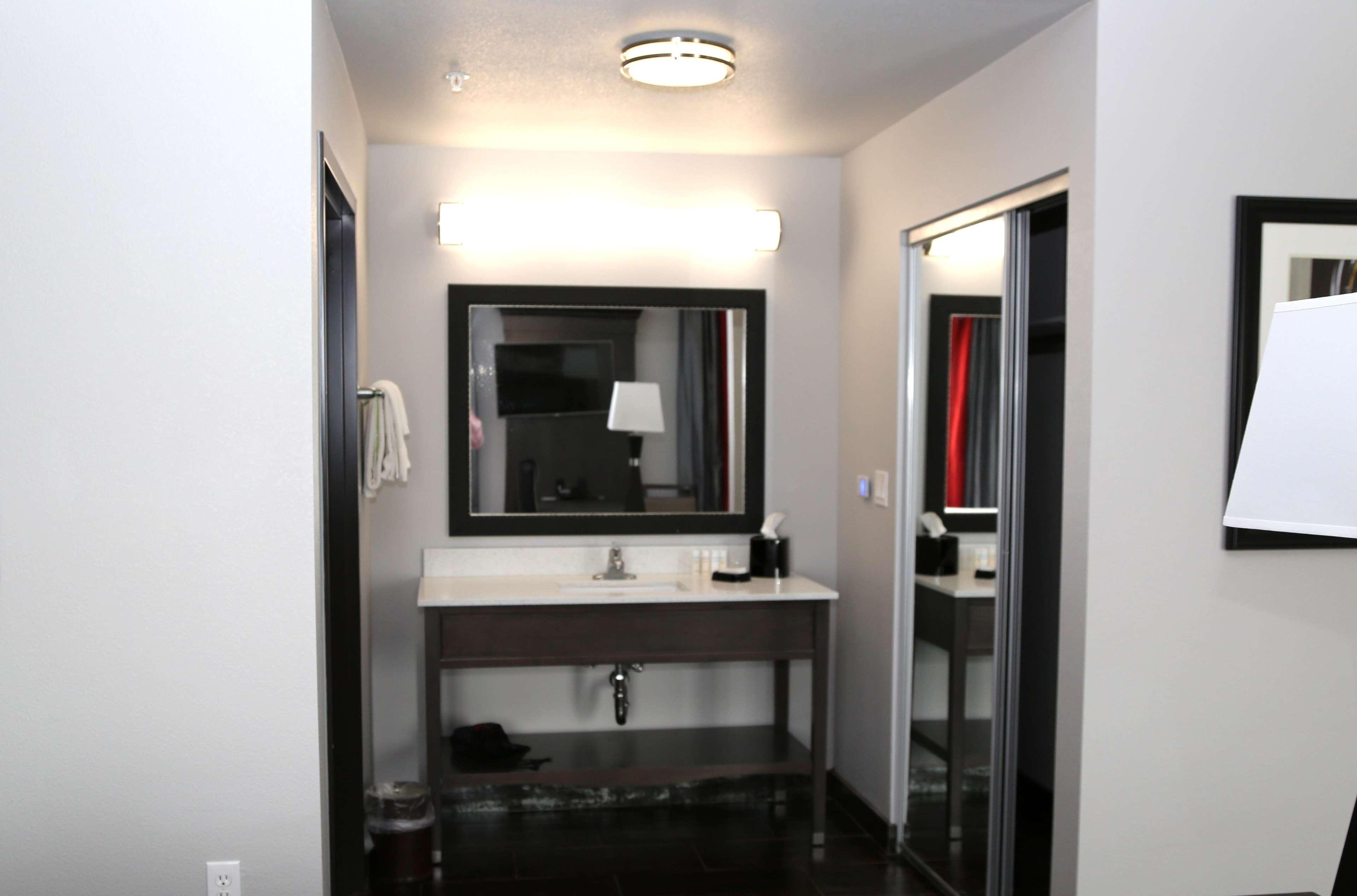 Hampton Inn Pearsall Exteriör bild