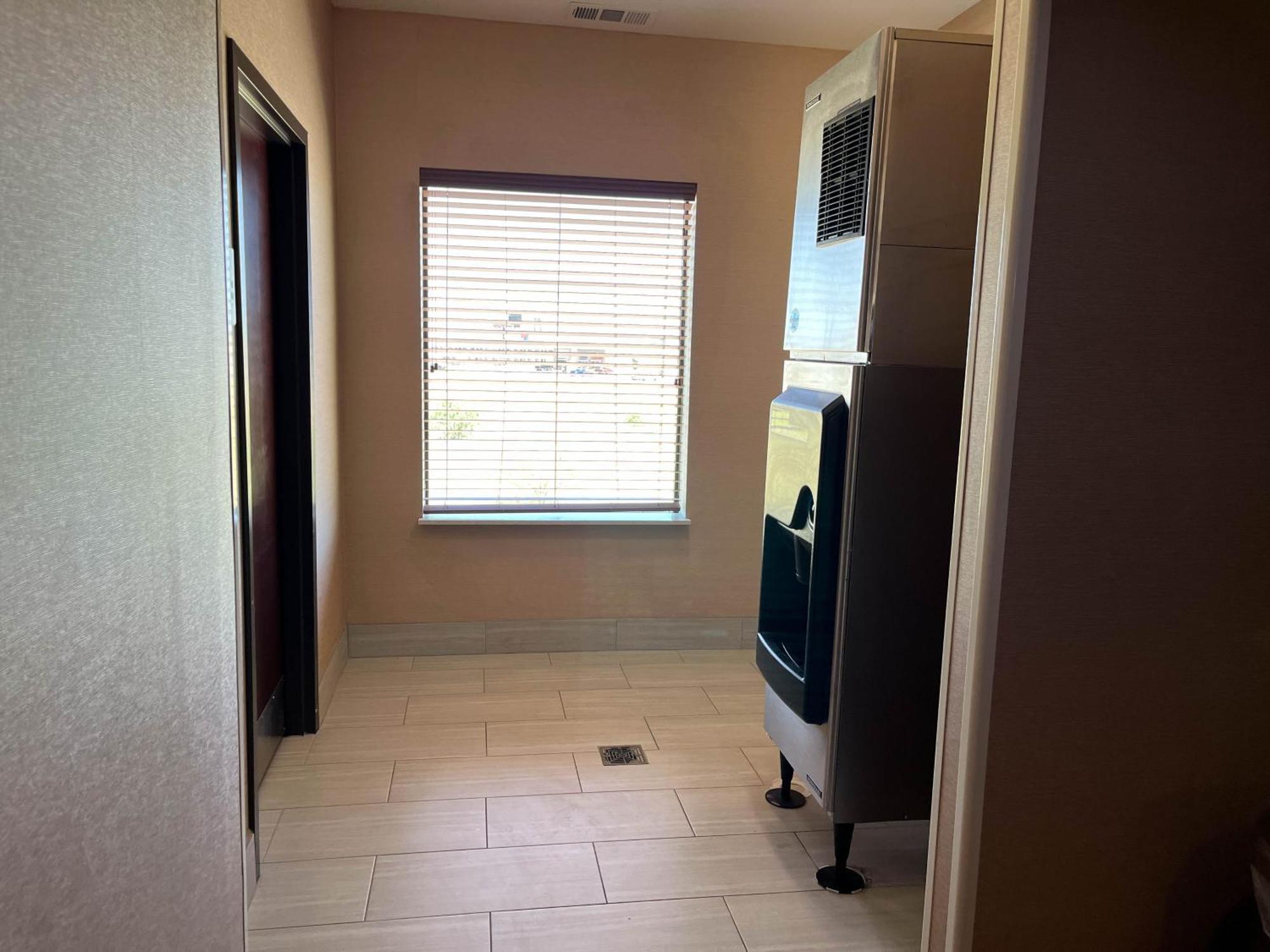Hampton Inn Pearsall Exteriör bild