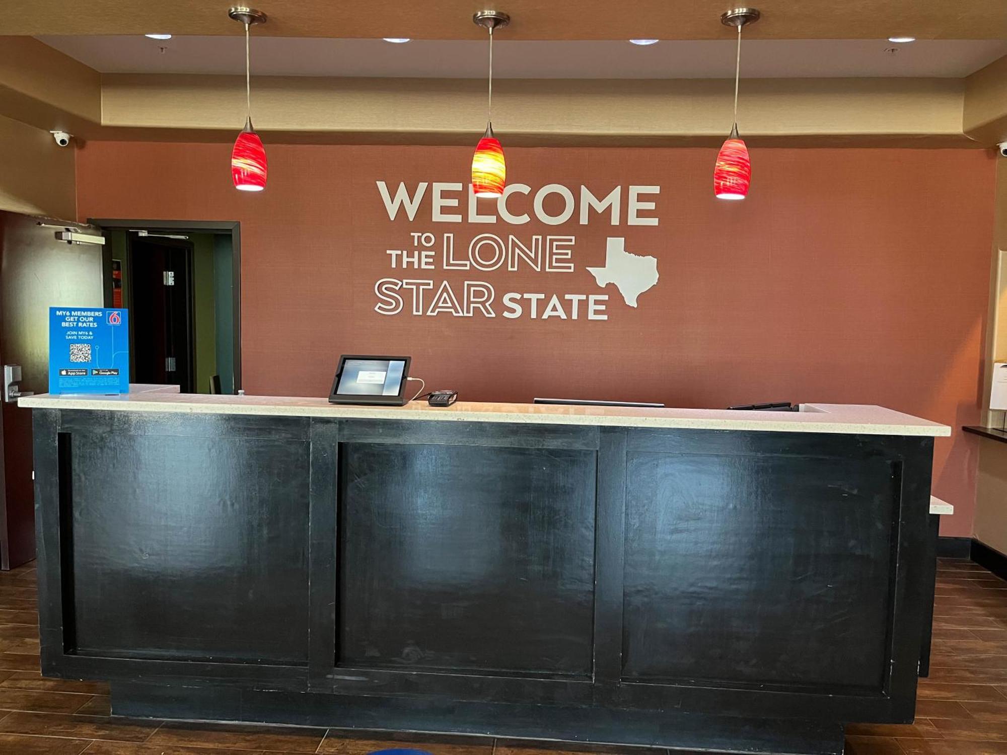 Hampton Inn Pearsall Exteriör bild