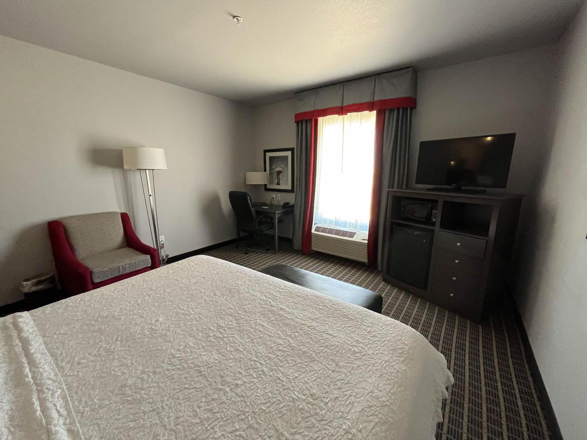 Hampton Inn Pearsall Exteriör bild