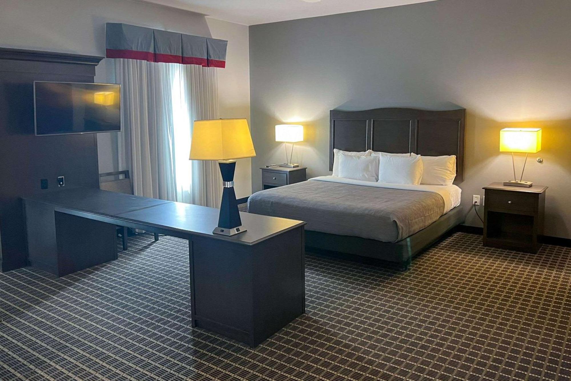 Hampton Inn Pearsall Exteriör bild