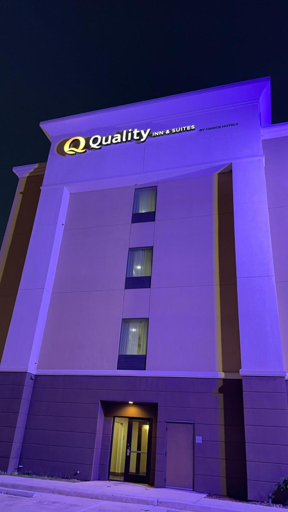 Hampton Inn Pearsall Exteriör bild