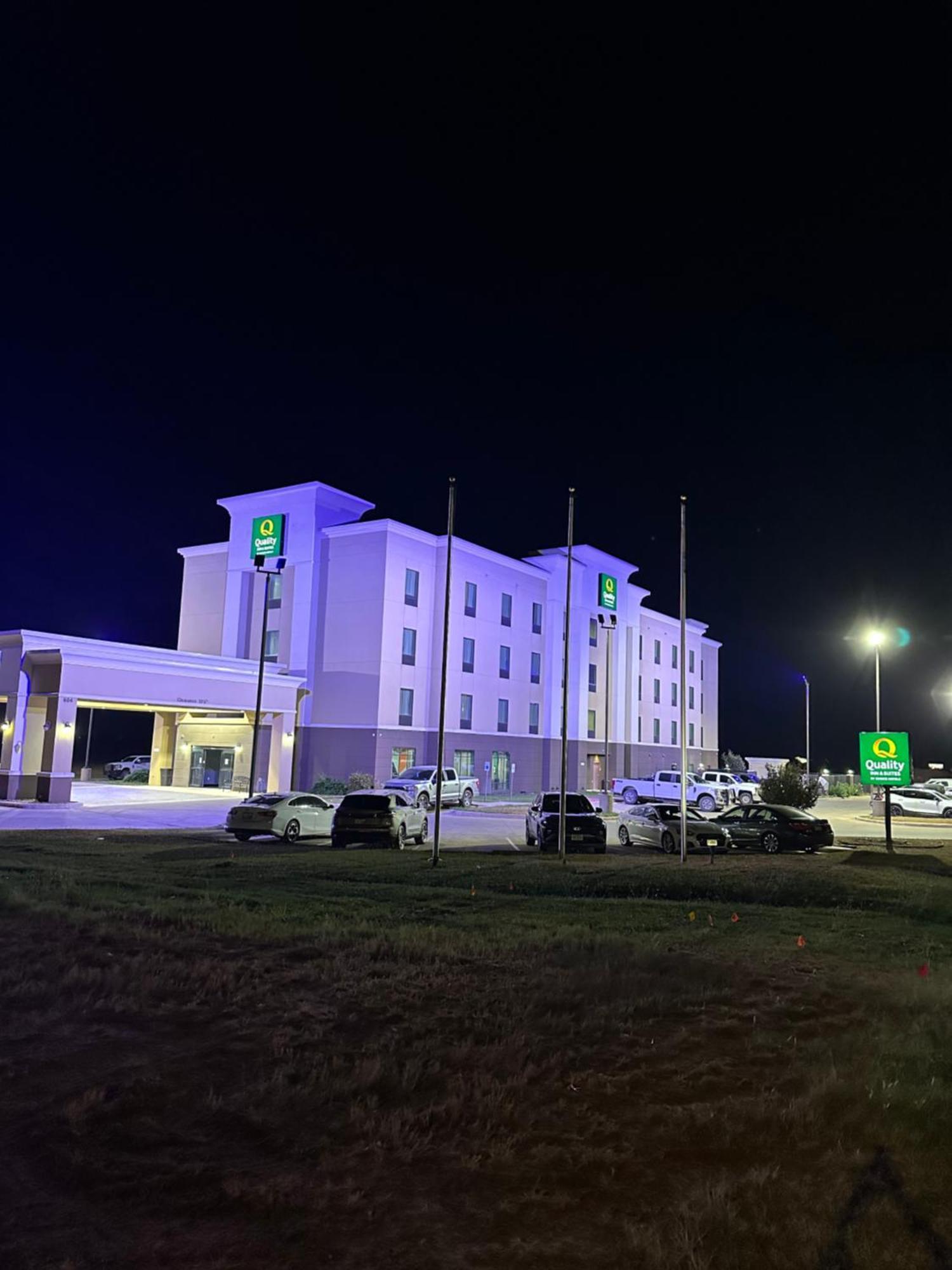 Hampton Inn Pearsall Exteriör bild